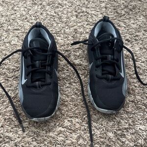 Nike Kids Black and Gray Sneakers